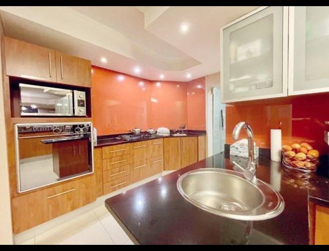 4 BEDROOM HOUSE FOR SALE IN RESERVOIR HILLS